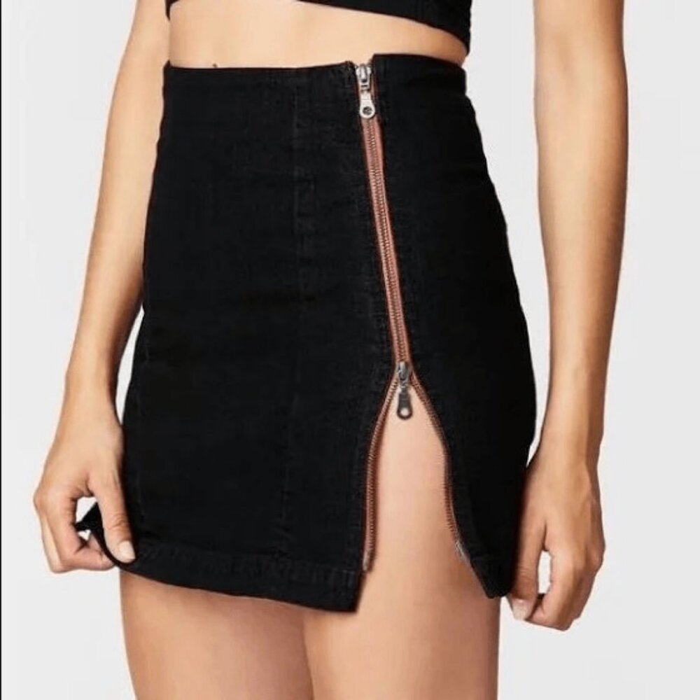 LF Carmar Black Denim Red Double Zipper Mini Skirt (Size 26)